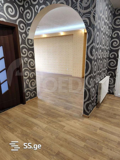იყიდება 3 ოთახიანი ბინას 121მ² 5/6 სართ თბილისი - photo 2