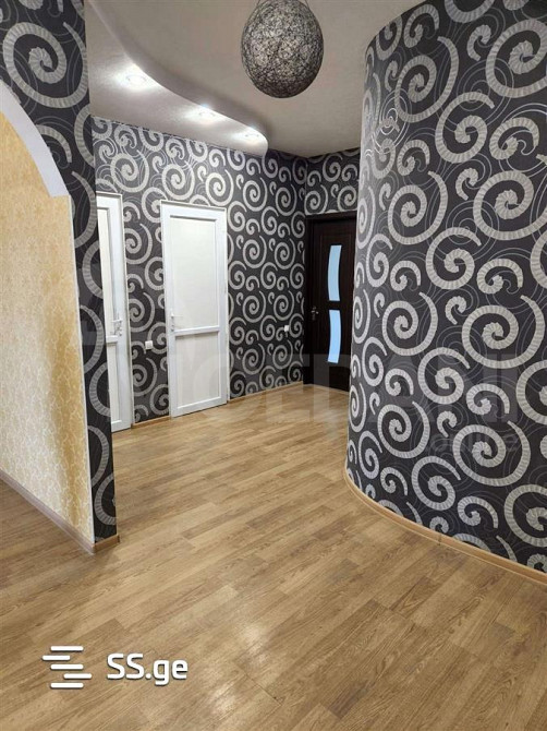 იყიდება 3 ოთახიანი ბინას 121მ² 5/6 სართ თბილისი - photo 1