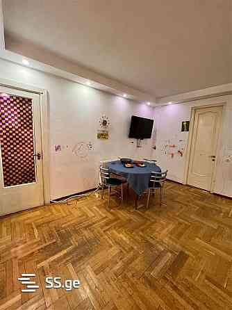 იყიდება 5 ოთახიანი ბინა ნუცუბიძის ფერდობზე Тбилиси