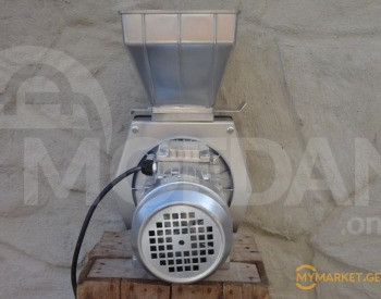 The powdered sugar grinder grinds cleanly at 220 volts. Tbilisi - photo 3