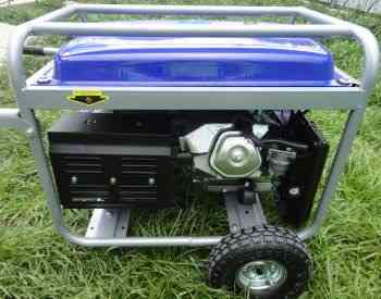 Generator 7.5 kW on gasoline 380 W, 220 W, 12 W. Tbilisi