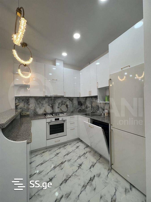 Продам 4-комн. квартиру 87м² 11/11 эт. Батуми - изображение 1