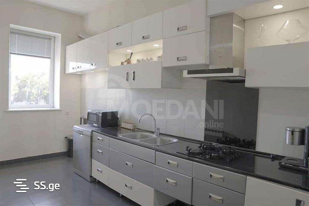 Сдам 4-комн. квартиру 135м² 5/6 эт. Тбилиси - изображение 2