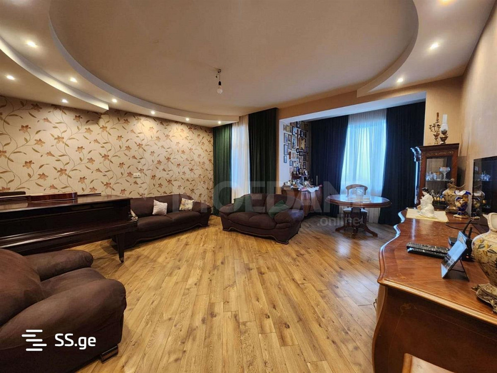 Продам 3-комн. квартиру 140м² 8/13 эт. Тбилиси - изображение 1