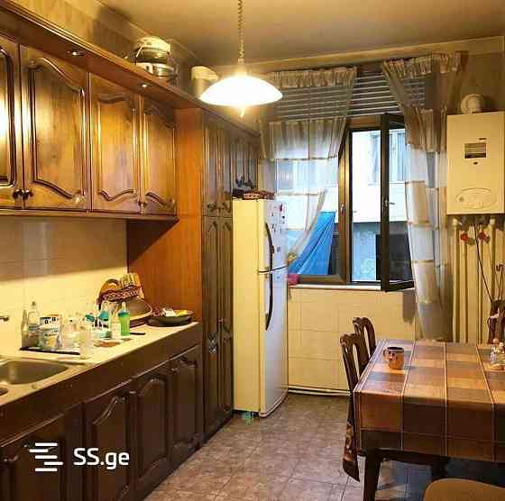 Продам 4-комн. квартиру 145м² 4/5 эт. Тбилиси