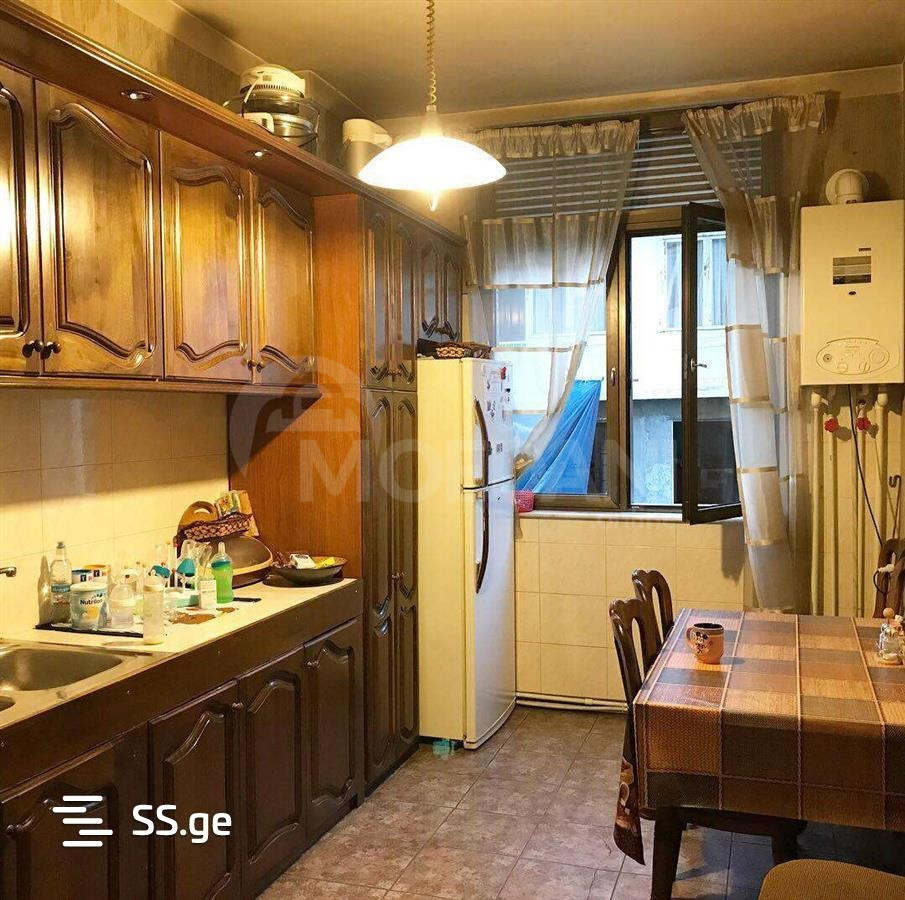 იყიდება 4 ოთახიანი ბინას 145მ² 4/5 სართ თბილისი - photo 2