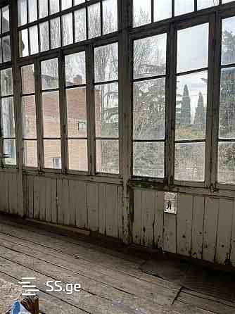 Продам 7+-комн. квартиру 245м² 3/3 эт. Тбилиси