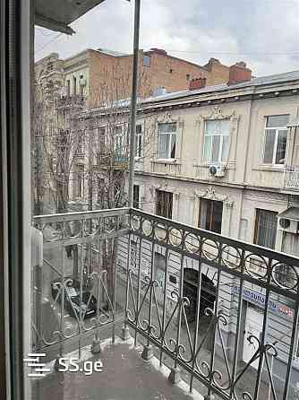 Продам 7+-комн. квартиру 245м² 3/3 эт. Тбилиси