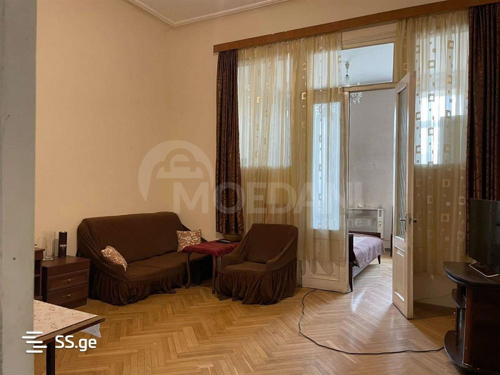 Продам 7+-комн. квартиру 245м² 3/3 эт. Тбилиси - изображение 1