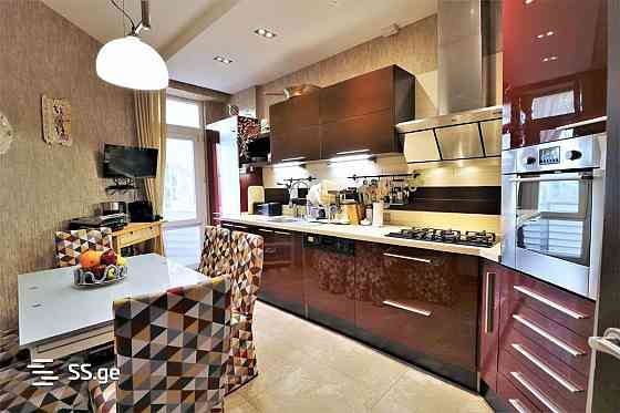 Продам 5-комн. квартиру 197м² 3/6 эт. Тбилиси