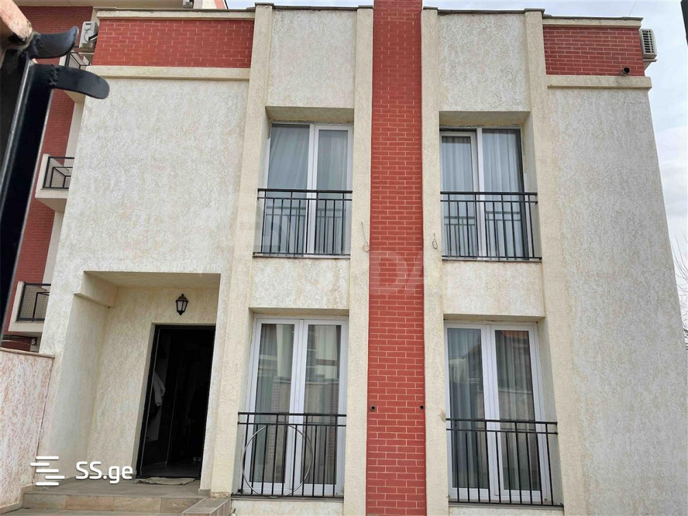 House for sale 300м² Tbilisi - photo 1