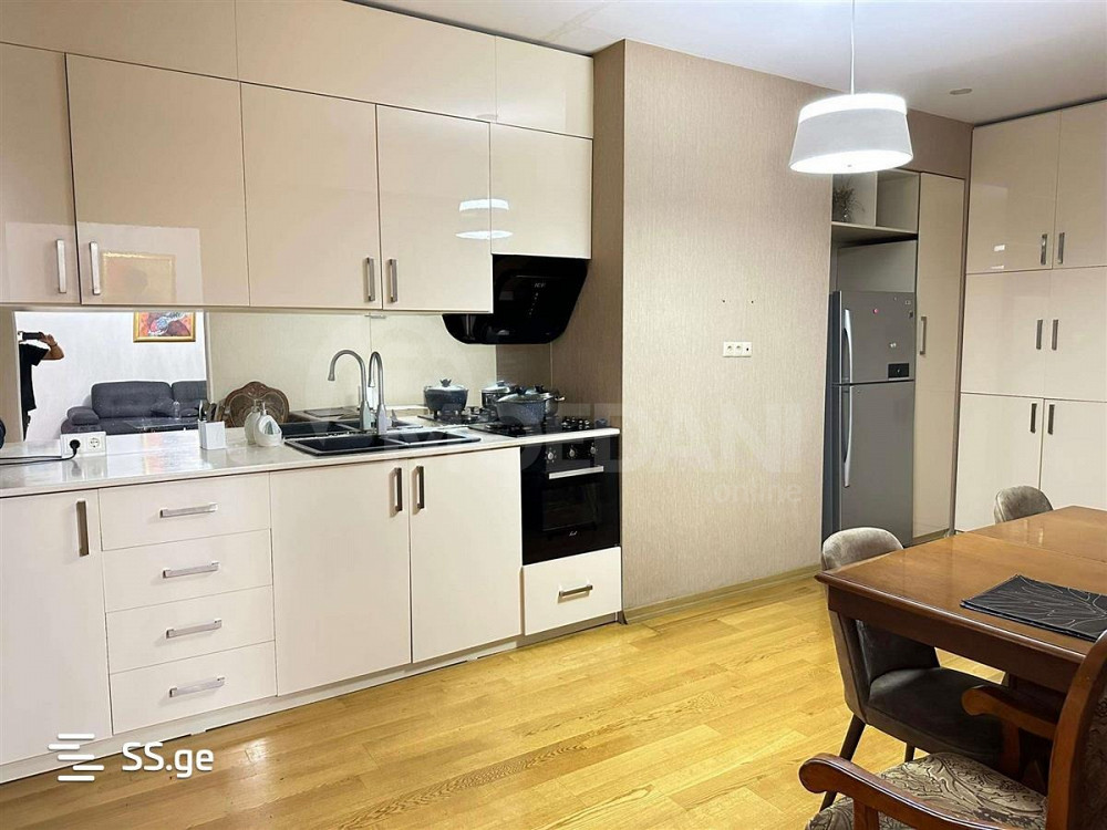 ქირავდება 5 ოთახიანი ბინა 200მ² 10/14 სართ თბილისი - photo 9