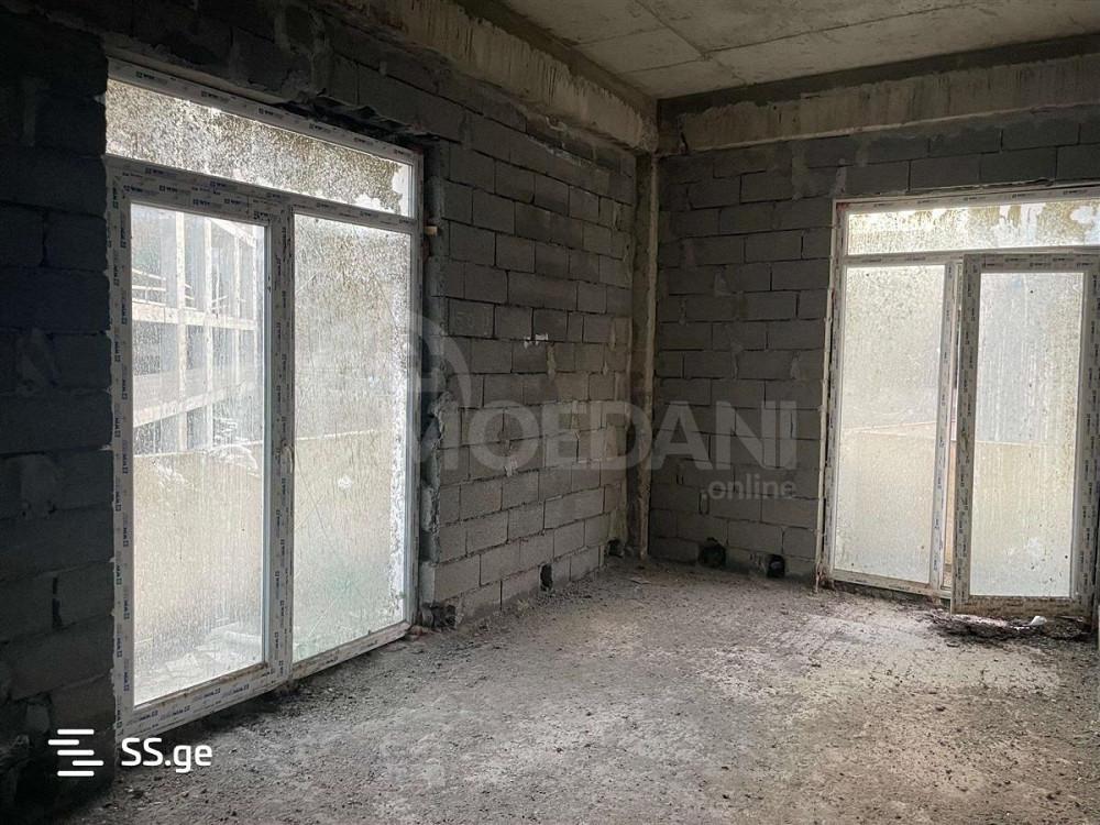 იყიდება 4 ოთახიანი ბინას 122მ² 3/5 სართ თბილისი - photo 1