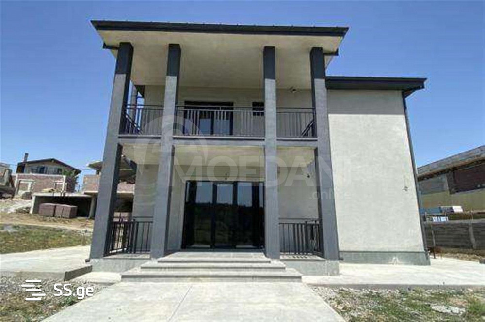 House for sale 650м² Tbilisi - photo 1