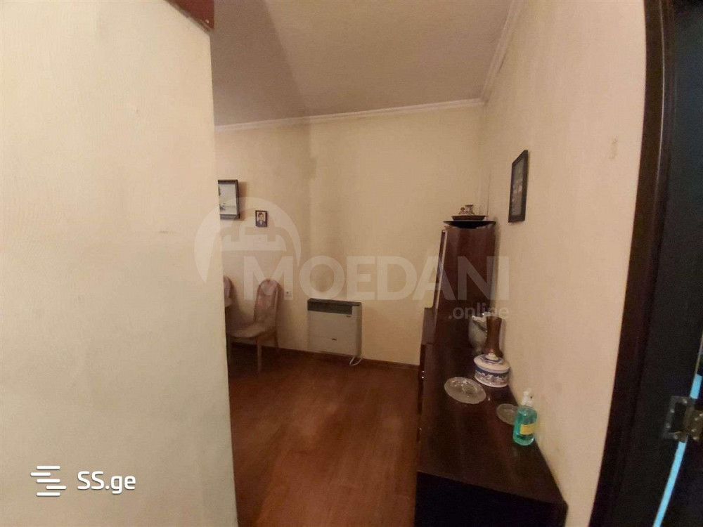 იყიდება 3 ოთახიანი ბინას 60მ² 1/2 სართ თბილისი - photo 2