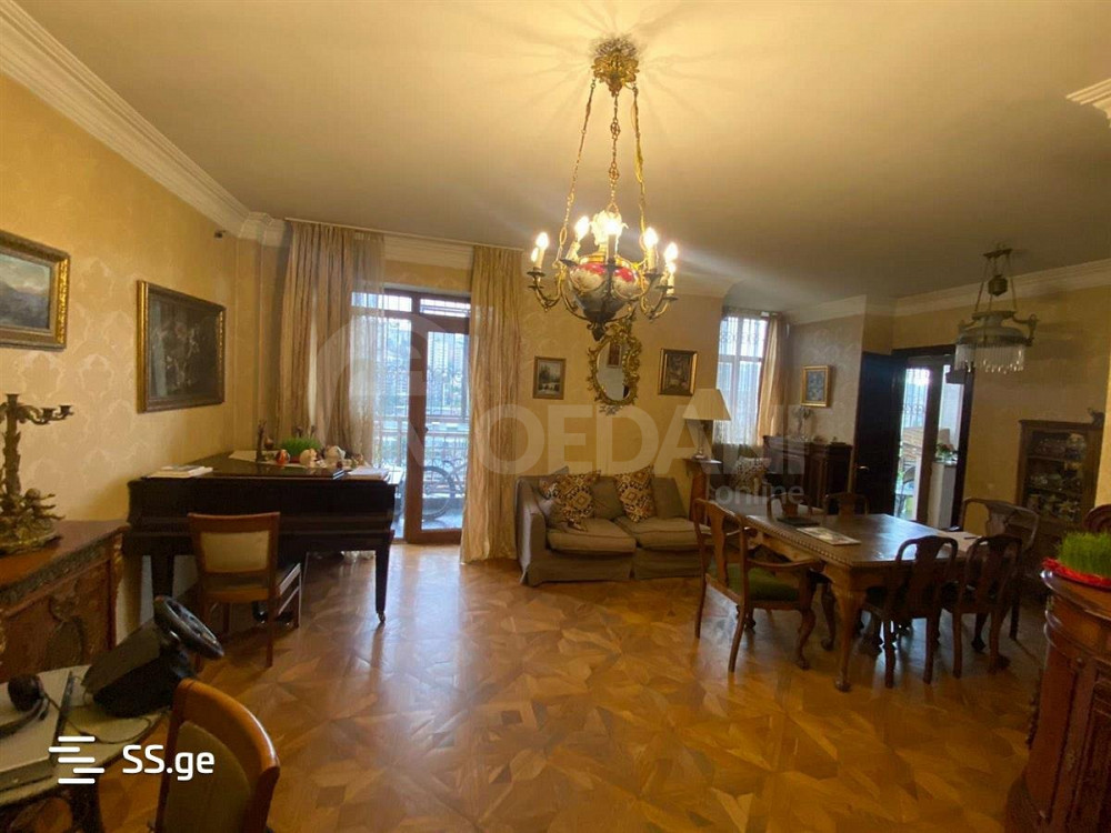 იყიდება 4 ოთახიანი ბინას 170მ² 13/13 სართ თბილისი - photo 1