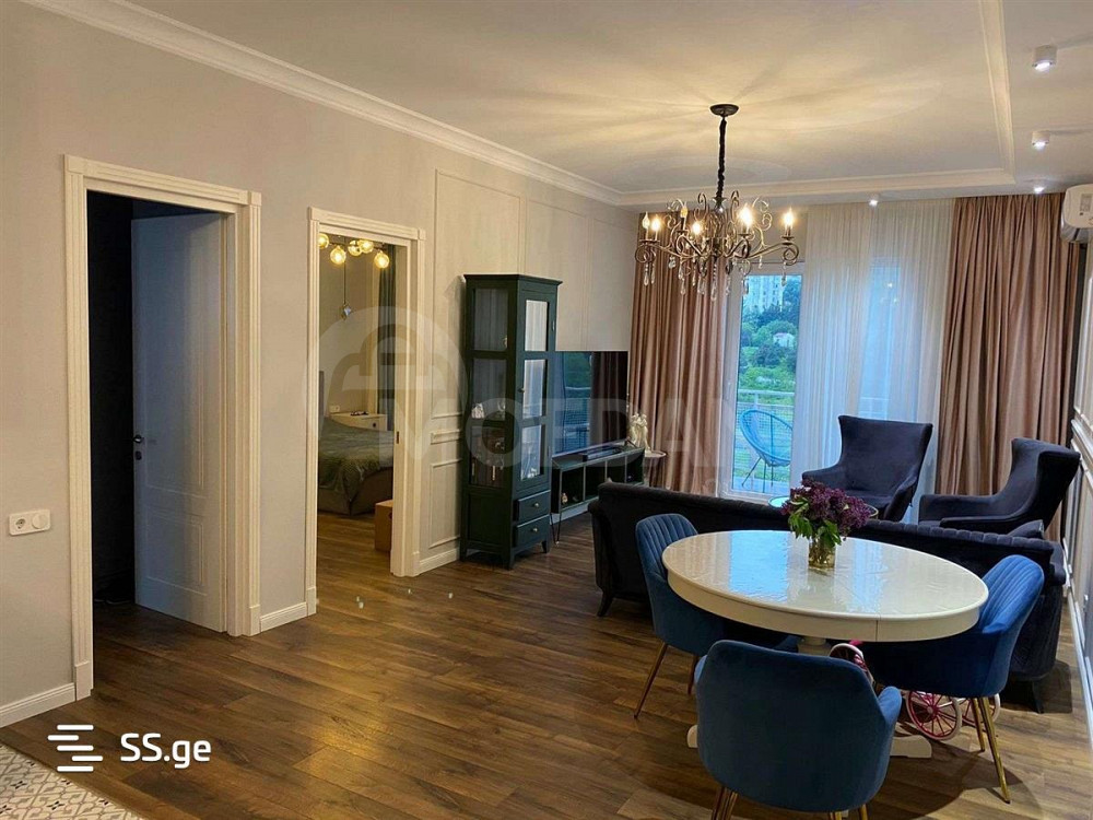 ქირავდება 3 ოთახიანი ბინა 100მ² 13/13 სართ თბილისი - photo 1