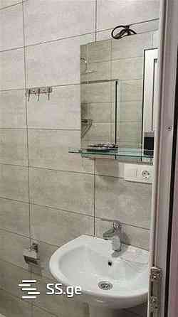 ქირავდება 2 ოთახიანი ბინა 42მ² 1/3 სართ თბილისი