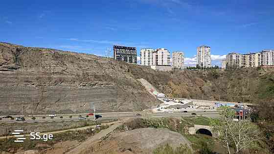 იყიდება 4 ოთახიანი ბინას 140მ² 6/8 სართ თბილისი