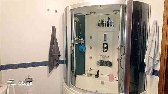 იყიდება 4 ოთახიანი ბინას 140მ² 6/8 სართ თბილისი