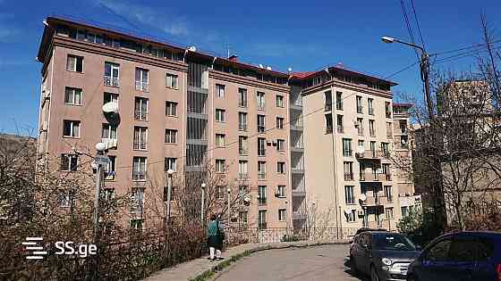 იყიდება 4 ოთახიანი ბინას 140მ² 6/8 სართ თბილისი