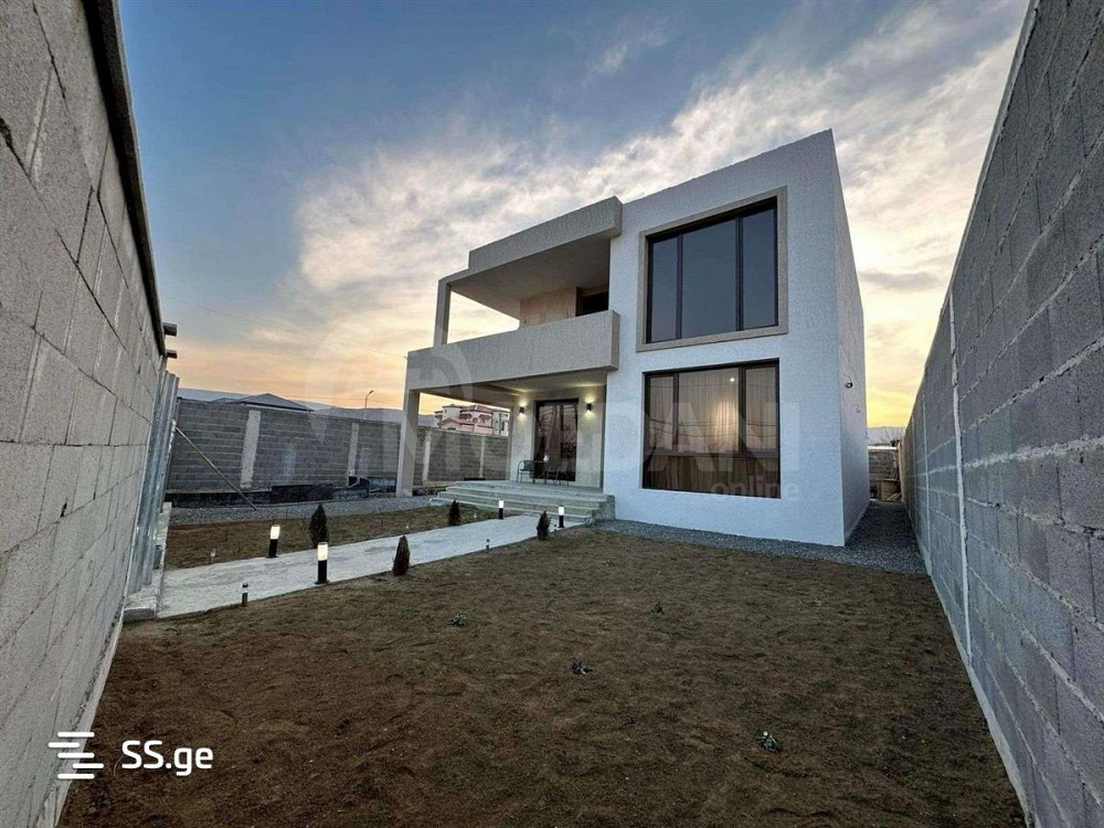 House for sale 418м² Tbilisi - photo 1