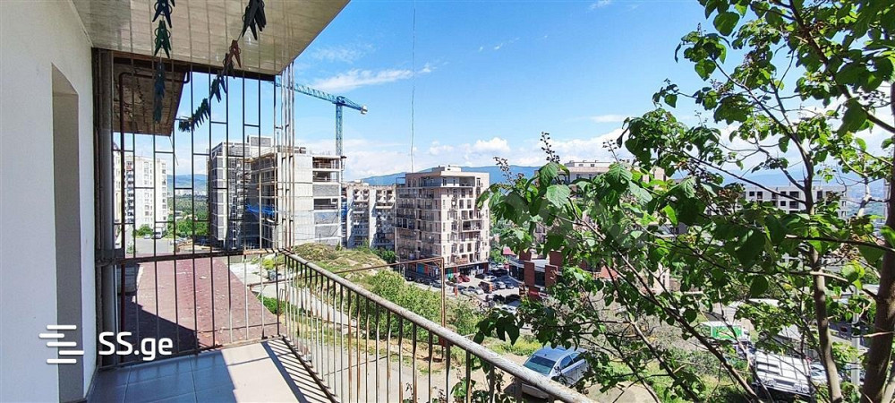 Продам 4-комн. квартиру 111м² 3/6 эт. Тбилиси - изображение 1