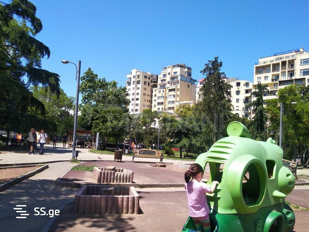 ქირავდება 4 ოთახიანი ბინა 150მ² 9/15 სართ თბილისი - photo 1