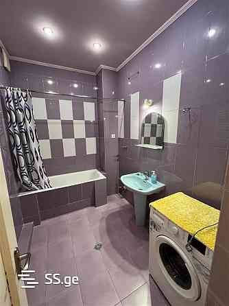 ქირავდება 3 ოთახიანი ბინა 130მ² 5/10 სართ თბილისი