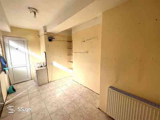 Продам 4-комн. квартиру 125м² 1/9 эт. Тбилиси