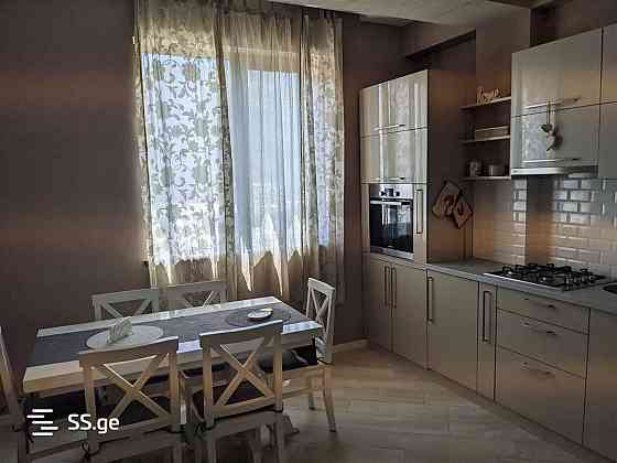 ქირავდება 3 ოთახიანი ბინა 100მ² 8/10 სართ თბილისი