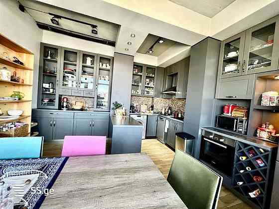 Продам 5-комн. квартиру 275м² 10/10 эт. Тбилиси