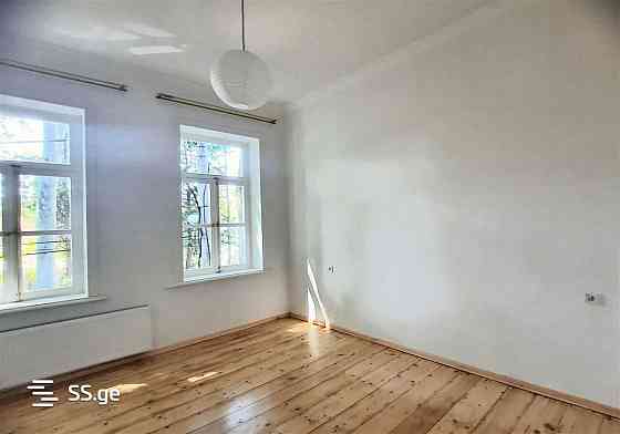 Продам 4-комн. квартиру 170м² 2/4 эт. Тбилиси