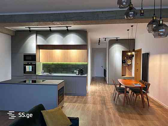 ქირავდება 3 ოთახიანი ბინა 125მ² 8/10 სართ თბილისი