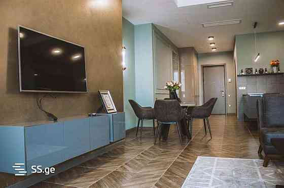 ქირავდება 3 ოთახიანი ბინა 100მ² 13/32 სართ თბილისი