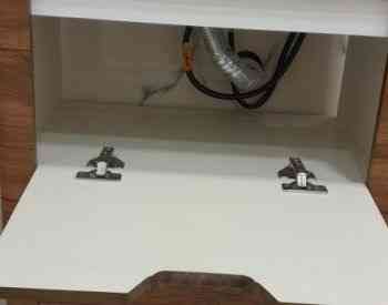 Смеситель и зеркальный шкаф Тбилиси