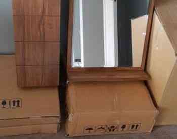 Смеситель и зеркальный шкаф Тбилиси