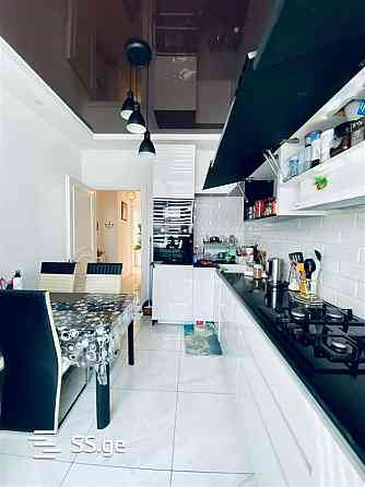 ქირავდება 3 ოთახიანი ბინა 90მ² 7/18 სართ თბილისი