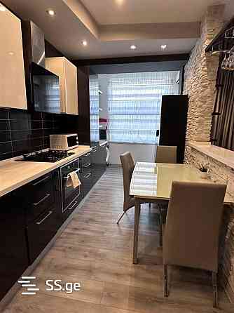 ქირავდება 3 ოთახიანი ბინა 80მ² 6/15 სართ თბილისი