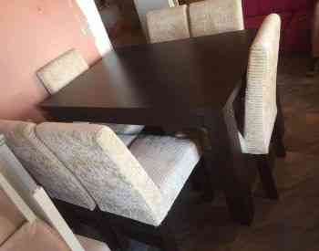 Раздвижной стол с 6 стульями. Тбилиси