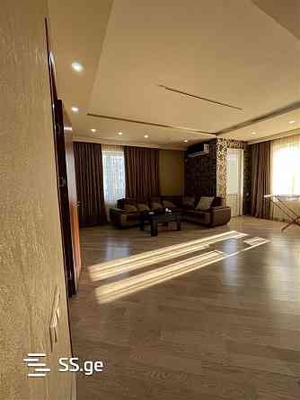 ქირავდება 5 ოთახიანი ბინა 150მ² 4/6 სართ თბილისი