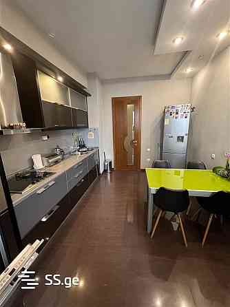 ქირავდება 3 ოთახიანი ბინა 120მ² 3/10 სართ თბილისი