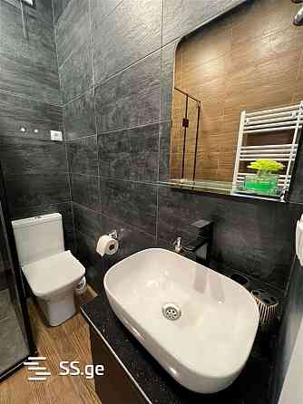 ქირავდება 2 ოთახიანი ბინა 46მ² 20/25 სართ თბილისი