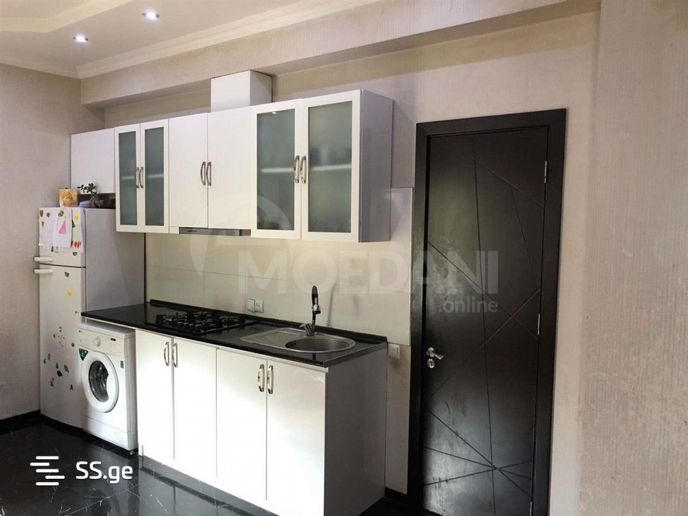 იყიდება 2 ოთახიანი ბინას 40მ² 2/5 სართ თბილისი - photo 1