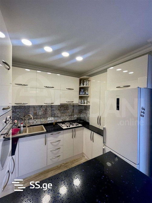 ქირავდება 3 ოთახიანი ბინა 100მ² 7/8 სართ თბილისი - photo 1