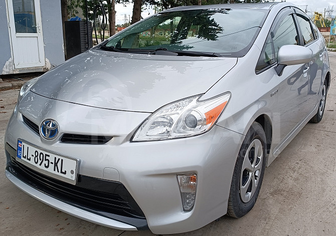 Selling a Toyota Prius car Tbilisi - photo 3