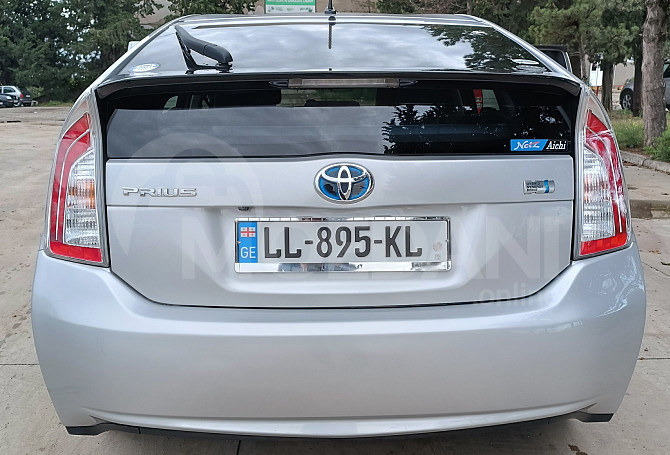 Selling a Toyota Prius car Tbilisi - photo 4