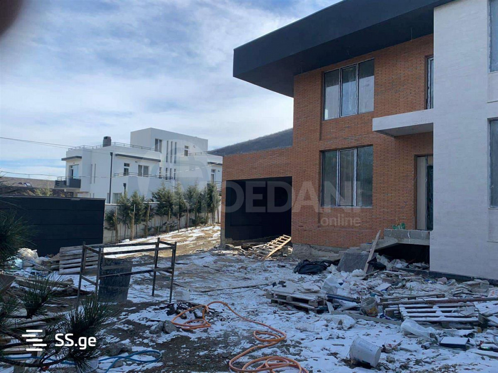 House for sale 470м² Tbilisi - photo 1
