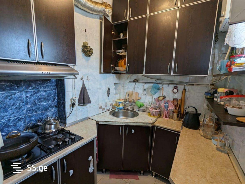 Продам 4-комн. квартиру 100м² 9/9 эт. Тбилиси - изображение 1