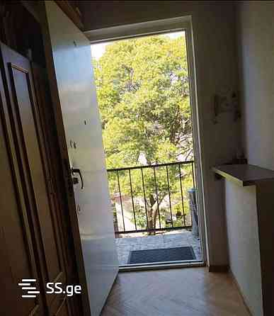 Продам 5-комн. квартиру 300м² 2/2 эт. Тбилиси